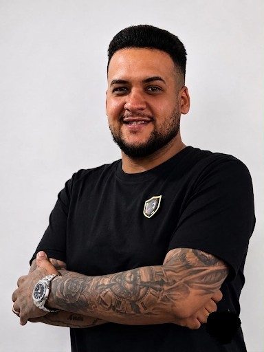 Jefferson Rodrigues, instrutor de Prótese Capilar