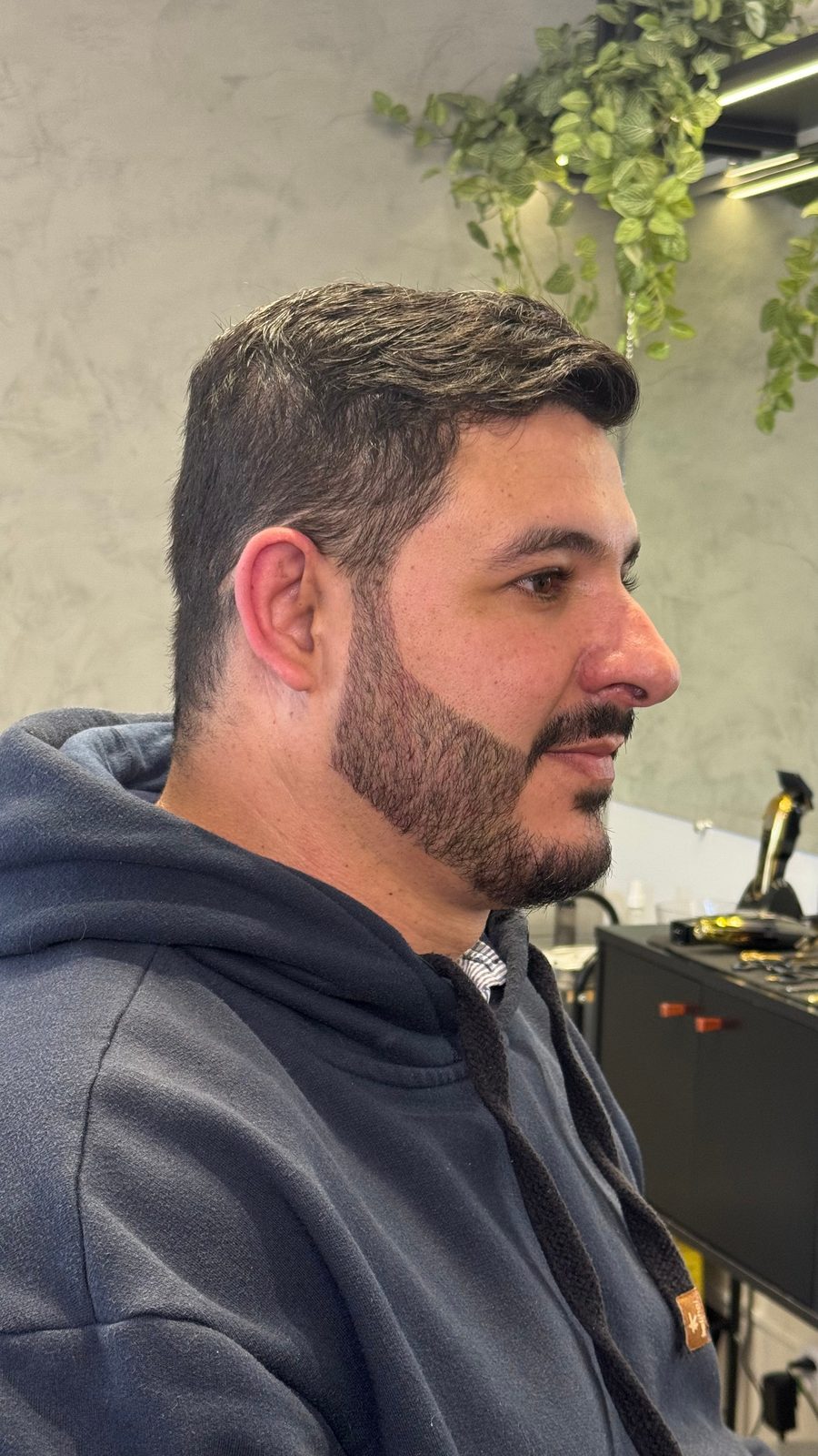 Cliente 1 depois da nanopigmentação, barba preenchida e contornada